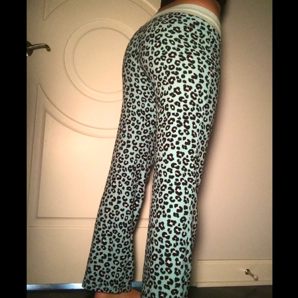 Live Love Dream by Aeropostale Light Blue Lounge Pants with Leopard Print, Sz. M